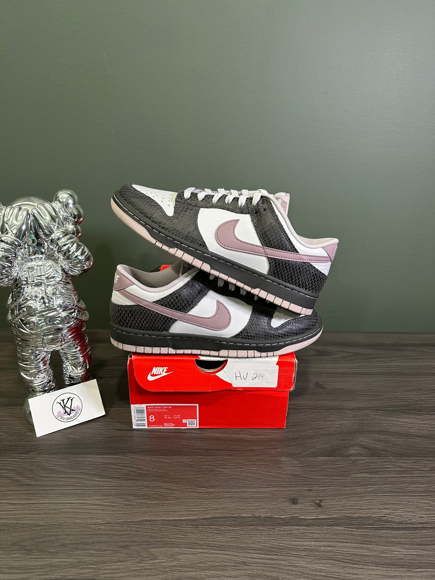 Dunk Low Medium Ash Violet Snakeskin