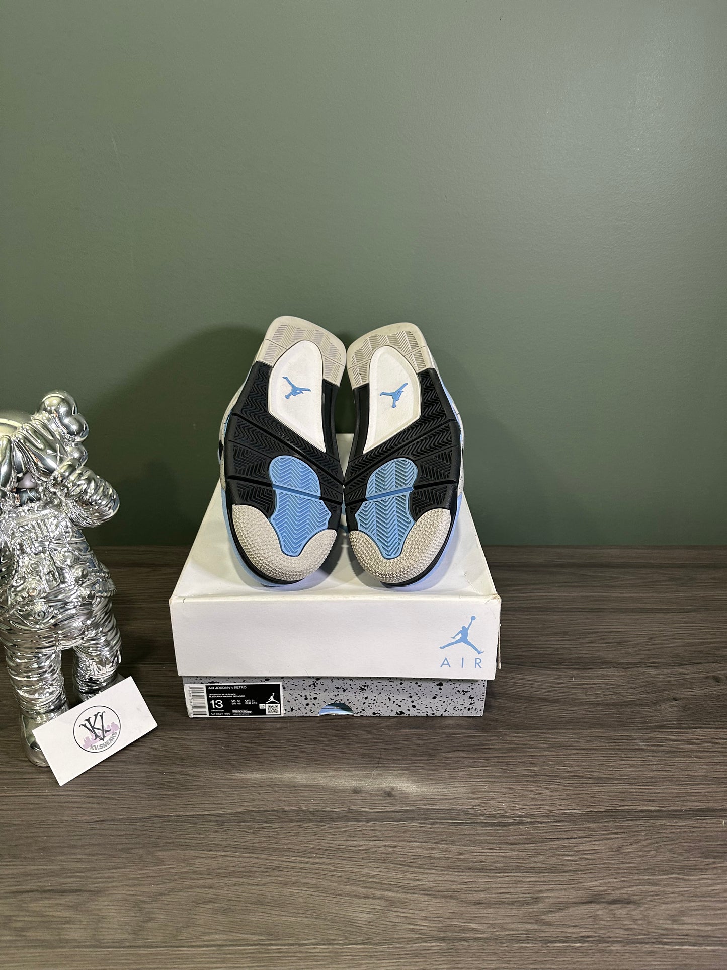 Jordan 4 University Blue