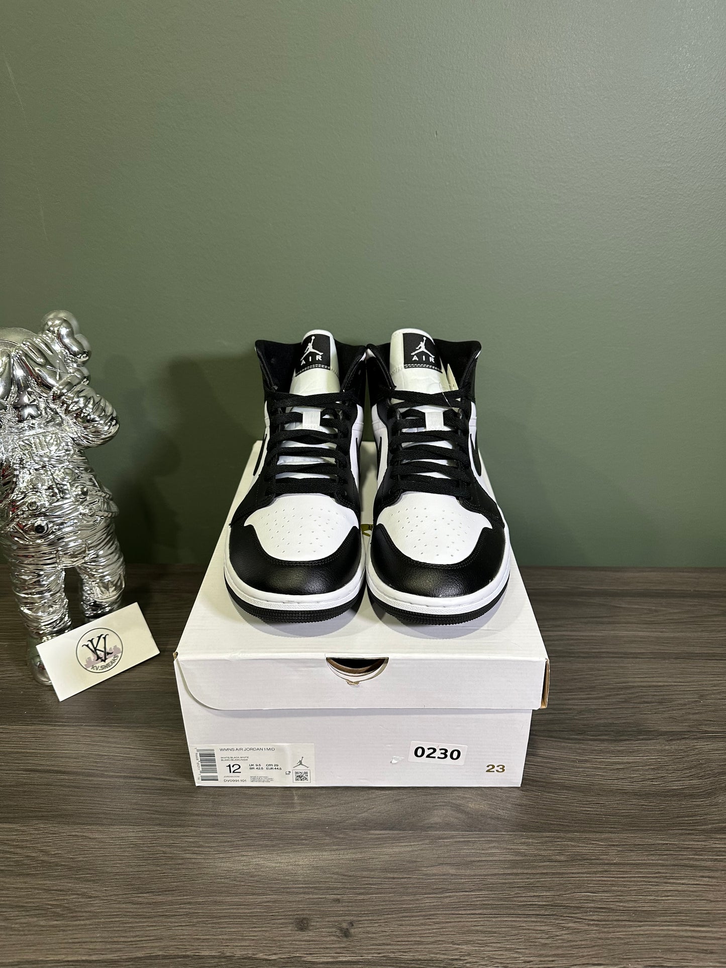 Jordan 1 Mid Panda