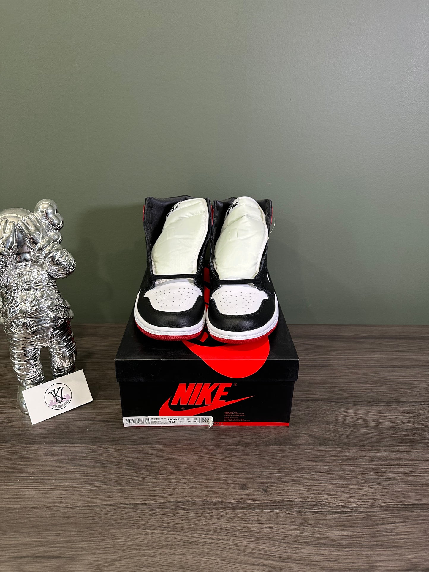 Jordan 1 High Satin Black Toe (W)
