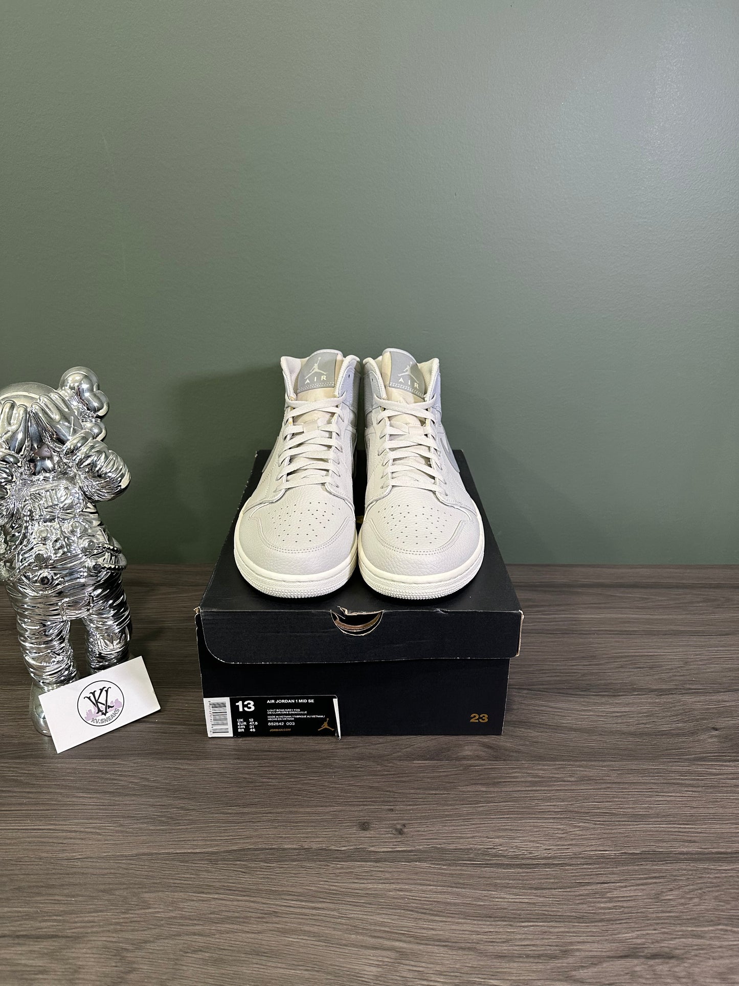 Jordan 1 Mid Light Bone 2018