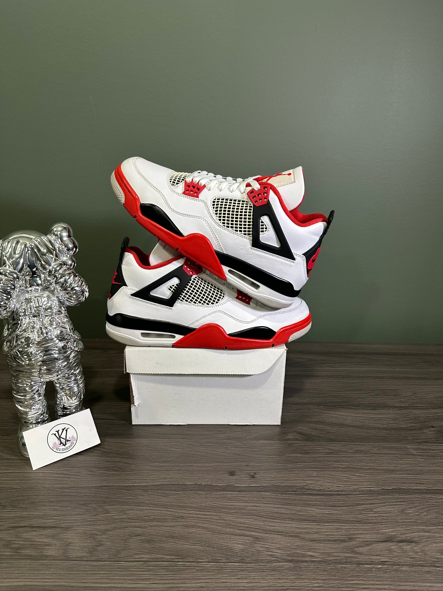 Jordan 4 Fire Red