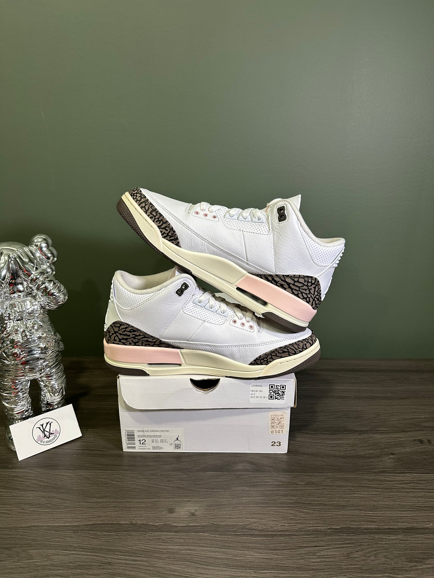 Jordan 3 Neapolitan Dark Mocha