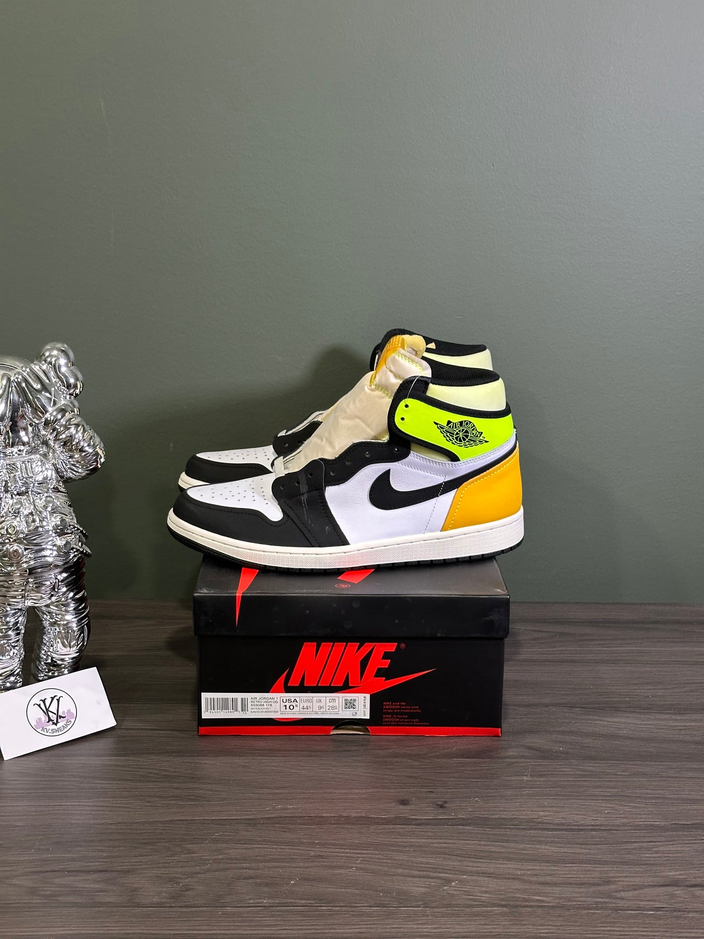 Jordan 1 High Black Volt Gold
