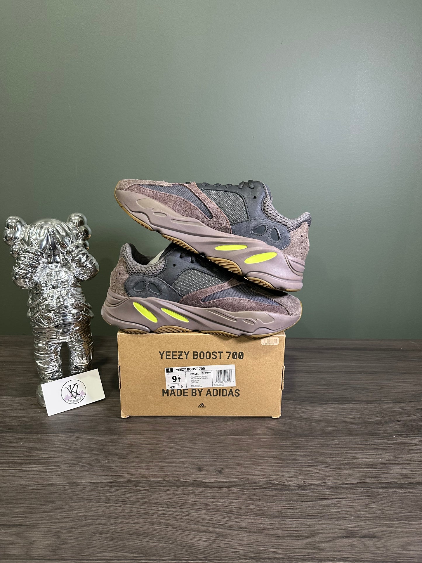 Yeezy 700 Mauve