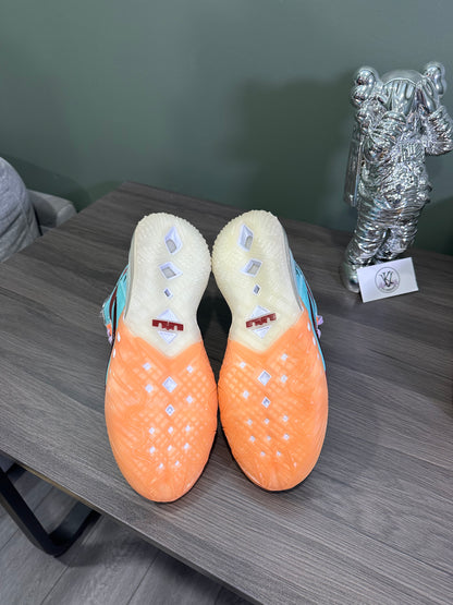 LeBron 18 Low Mimi Plange Daughters Floral