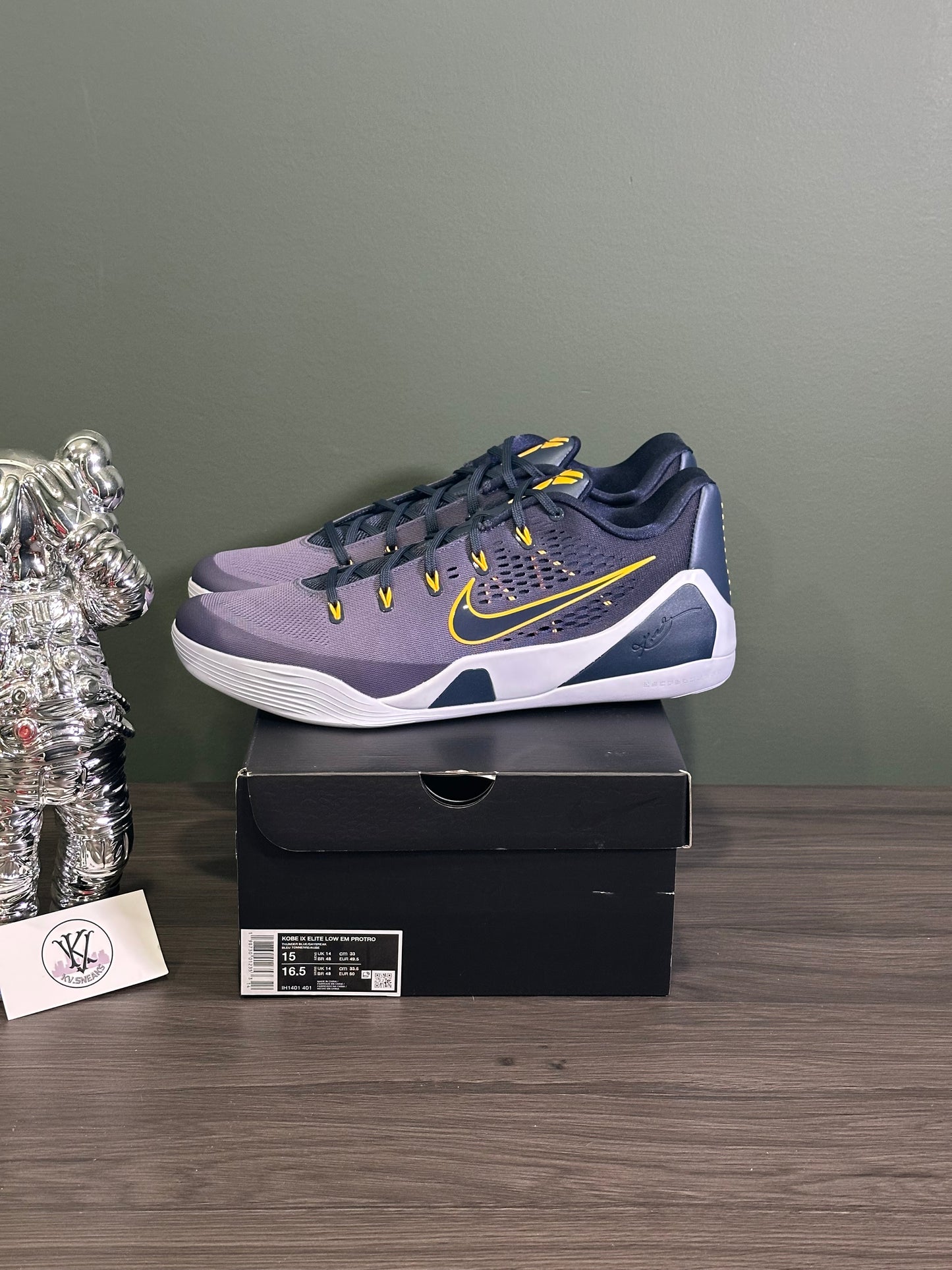 Kobe 9 EM Low Protro Fade