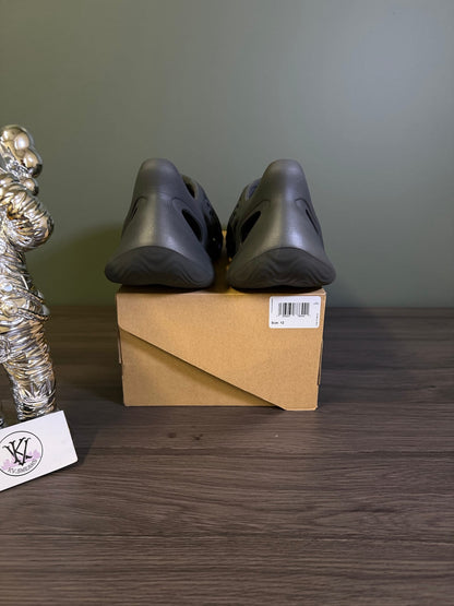 adidas Yeezy Foam RNR Carbon