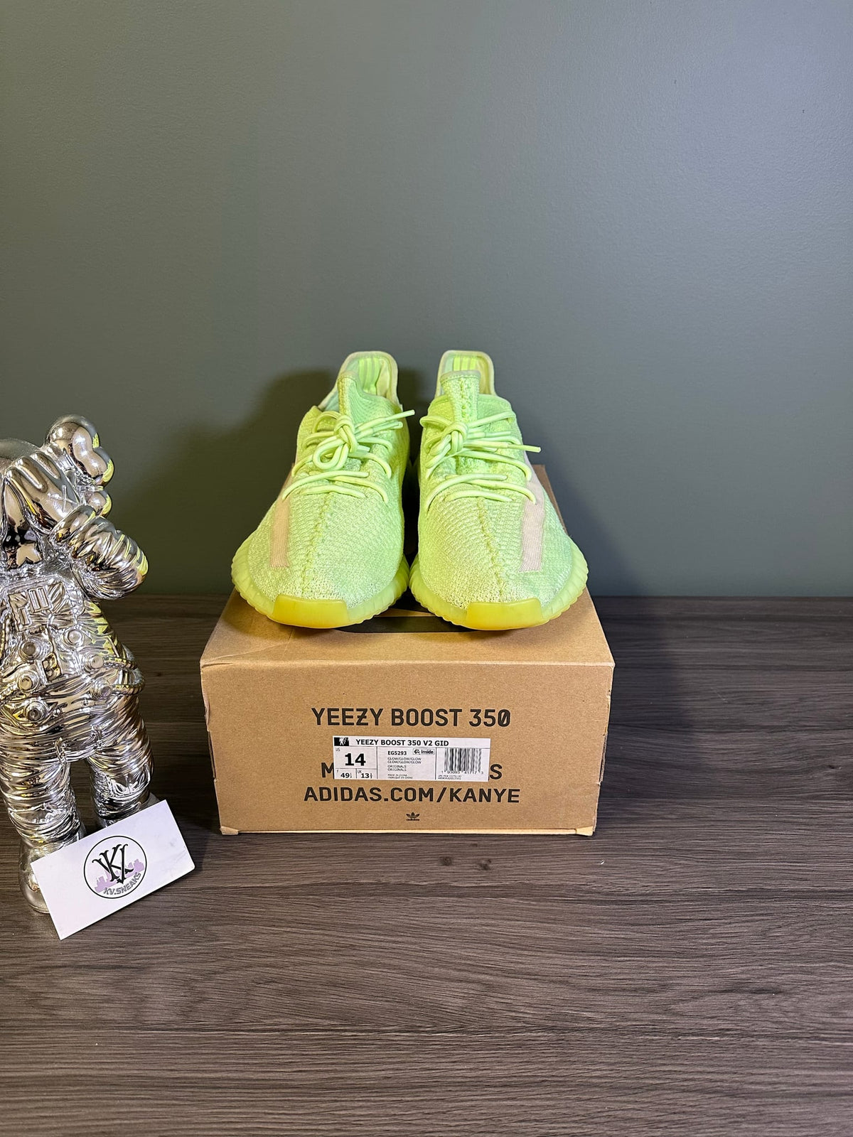 adidas Yeezy Boost 350 V2 Glow