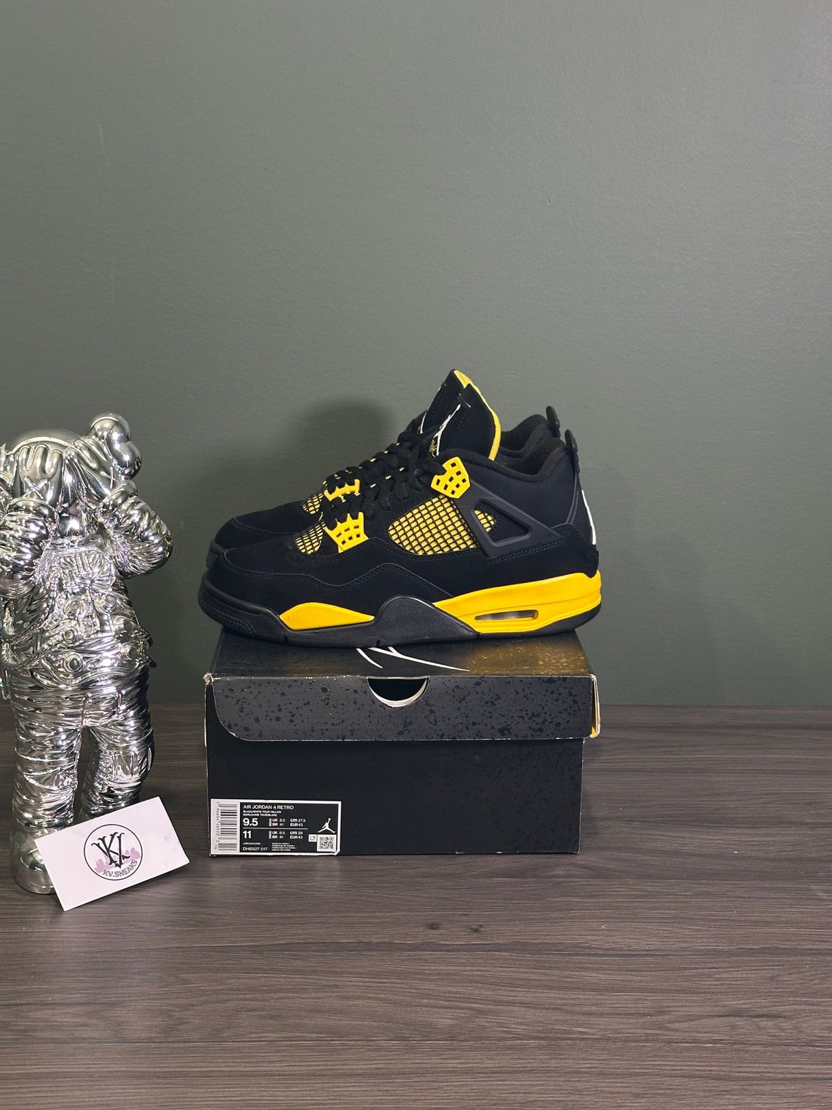 Jordan 4 Retro Thunder (2023)