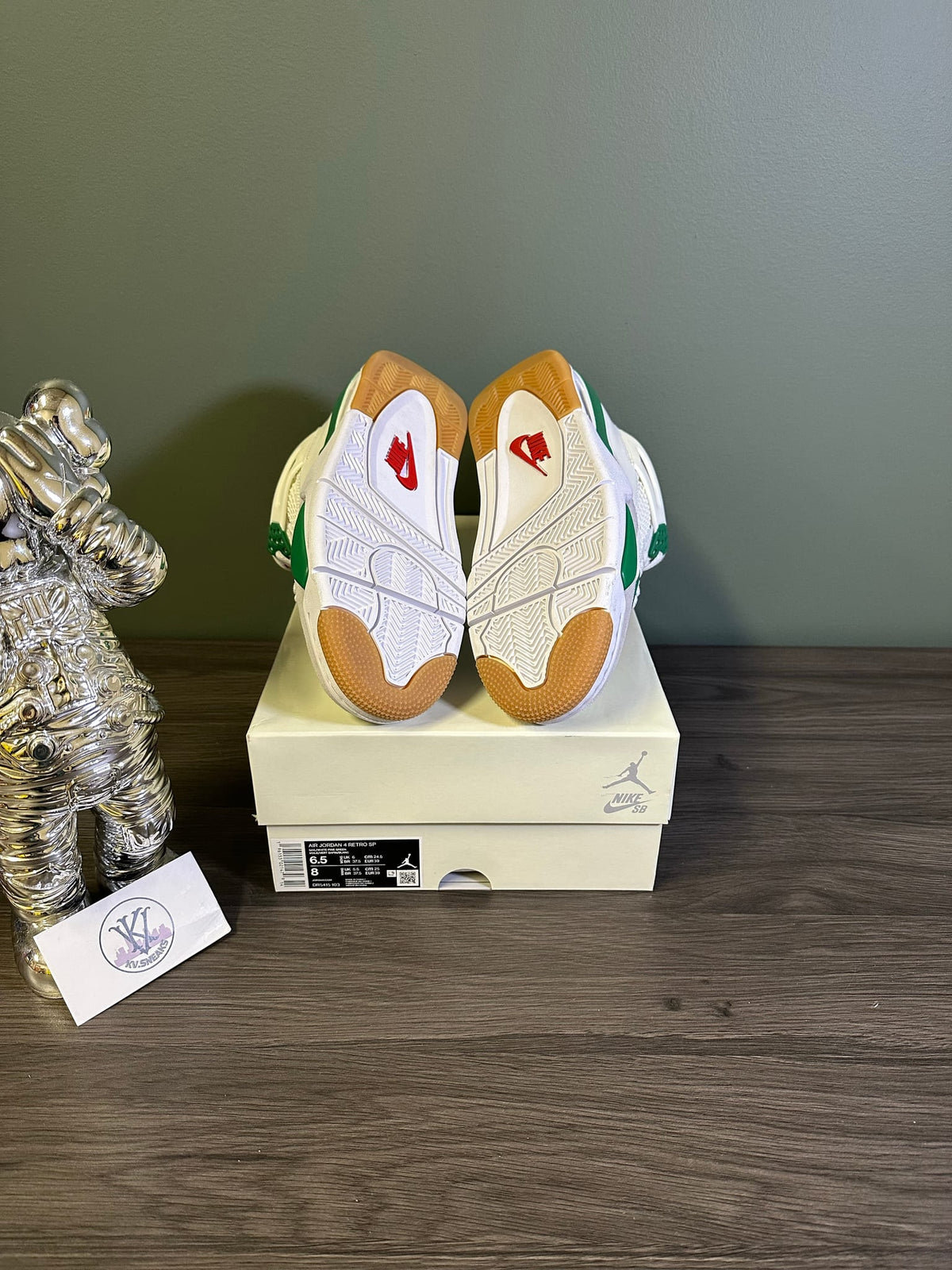 Jordan 4 Retro SB Pine Green