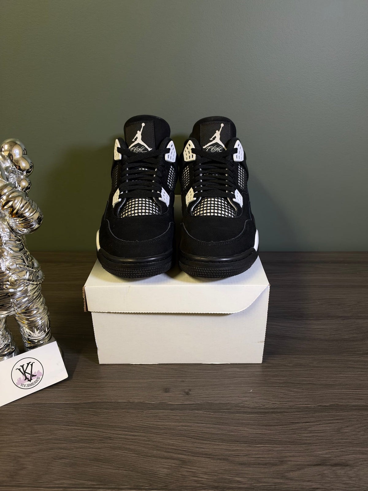 Jordan 4 Retro White Thunder