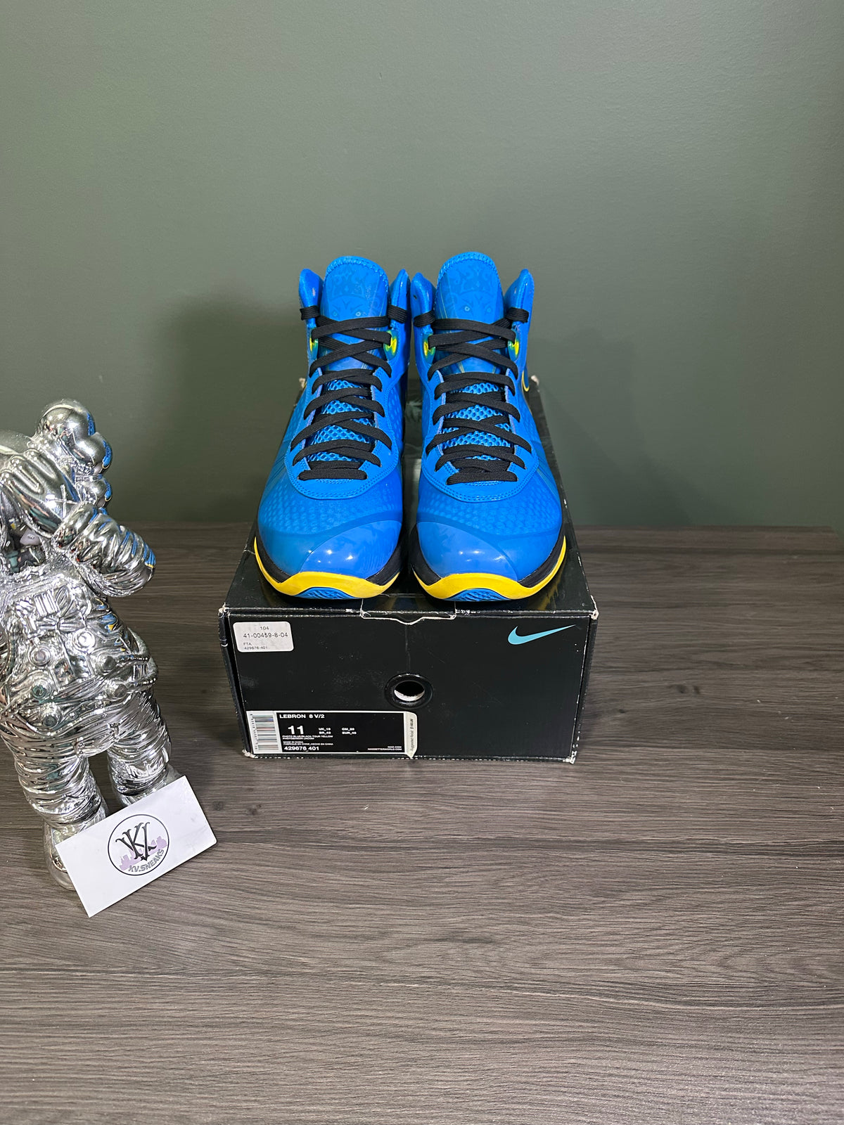 Nike LeBron 8 V/2 Entourage