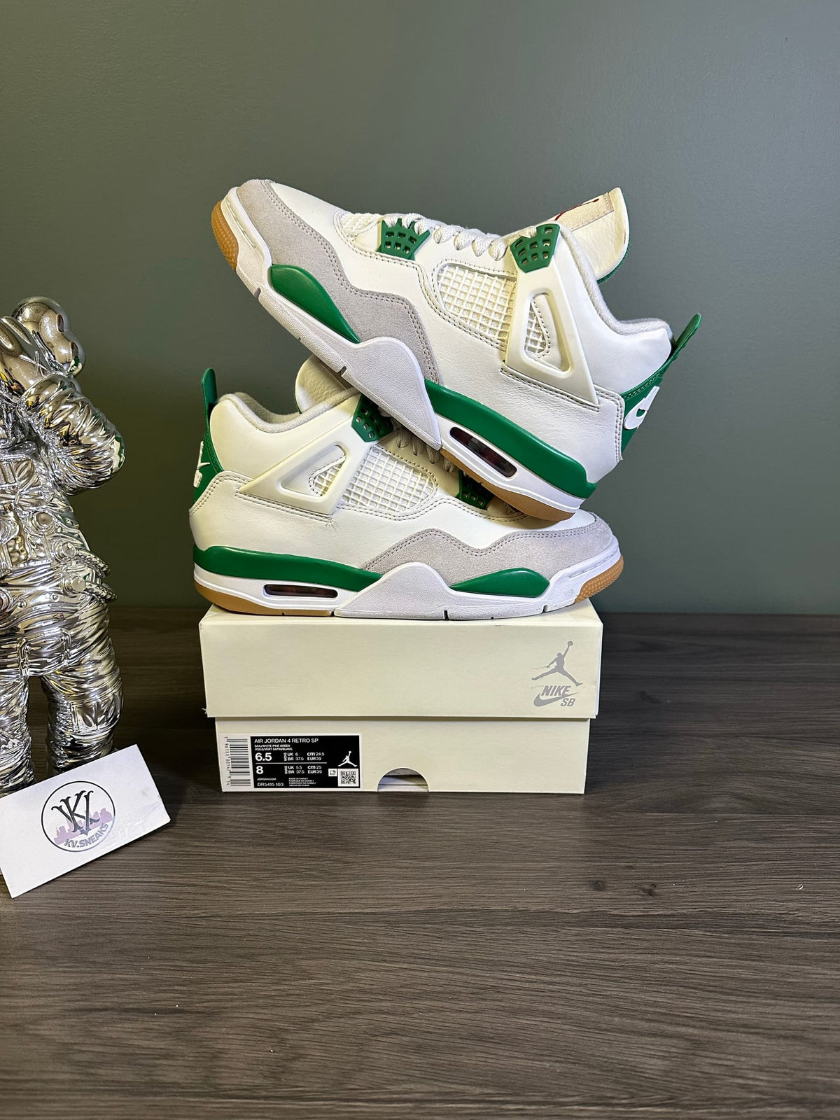 Jordan 4 Retro SB Pine Green