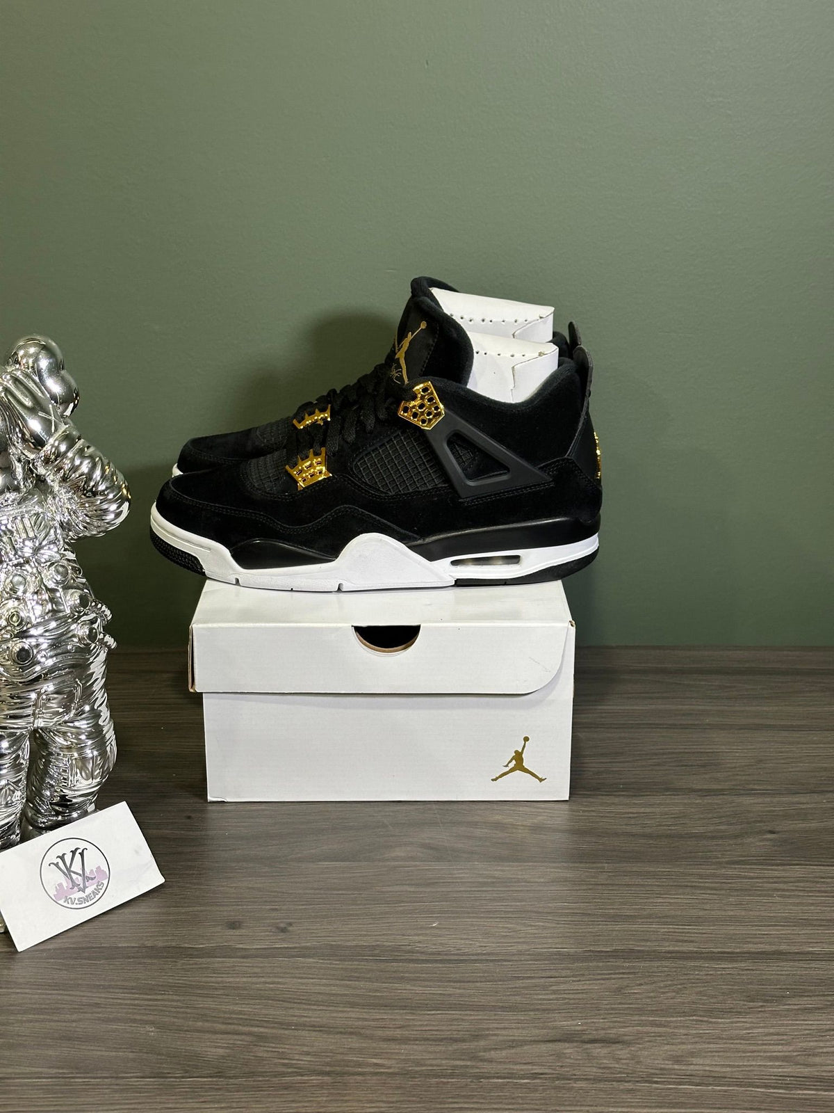 Jordan 4 Retro Royalty