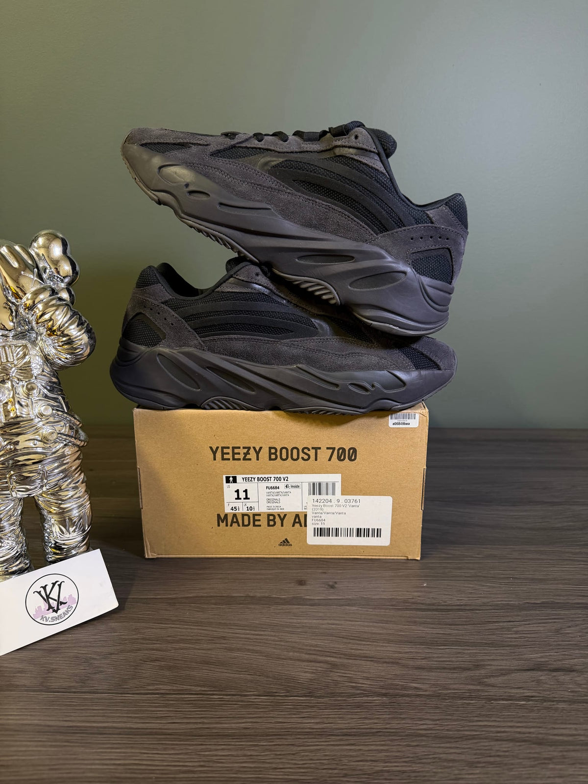 adidas Yeezy Boost 700 V2 Vanta