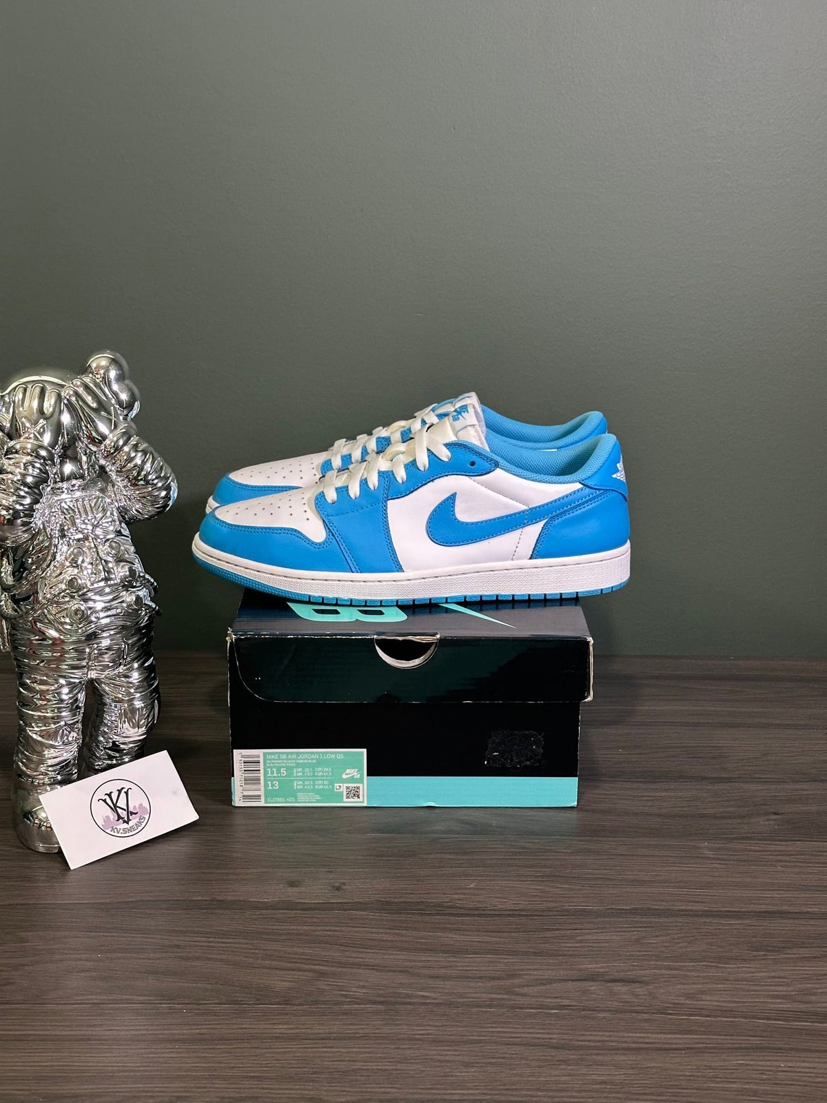 Jordan 1 Low SB UNC