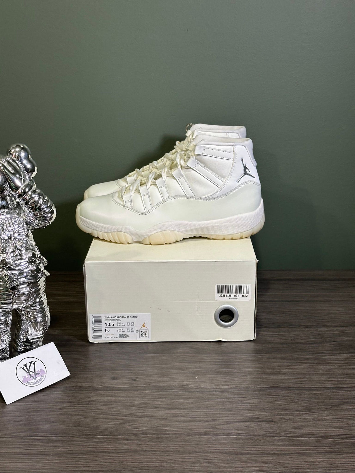 Jordan 11 Retro Pearl (Women's)