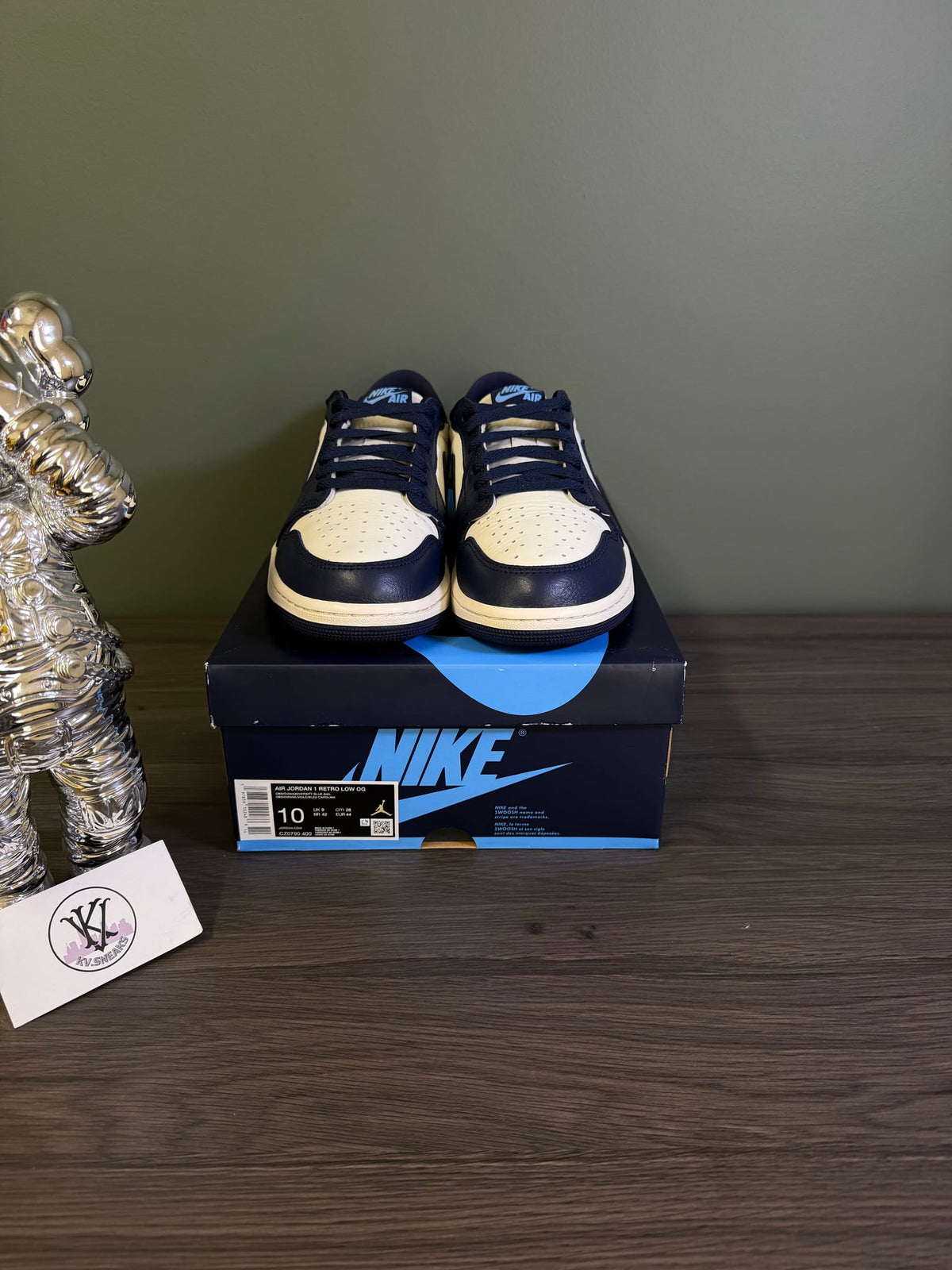 Jordan 1 Low OG Obsidian UNC