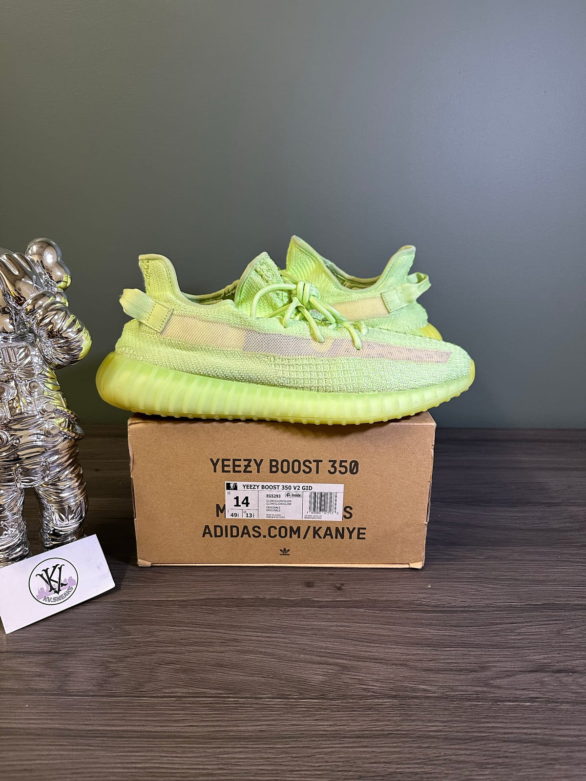 adidas Yeezy Boost 350 V2 Glow