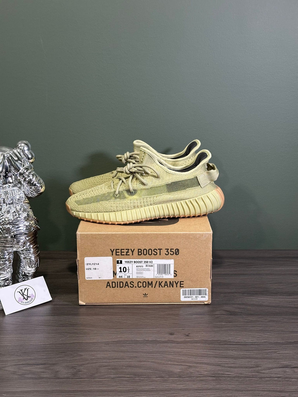 adidas Yeezy Boost 350 V2 Sulfur