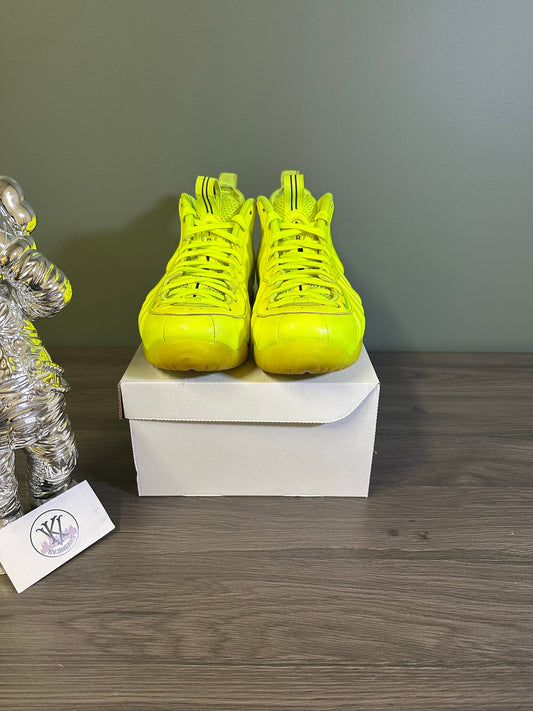 Nike Air Foamposite Pro Volt (2021)