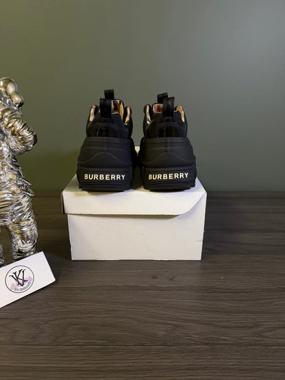 Burberry Arthur Black Archive Beige