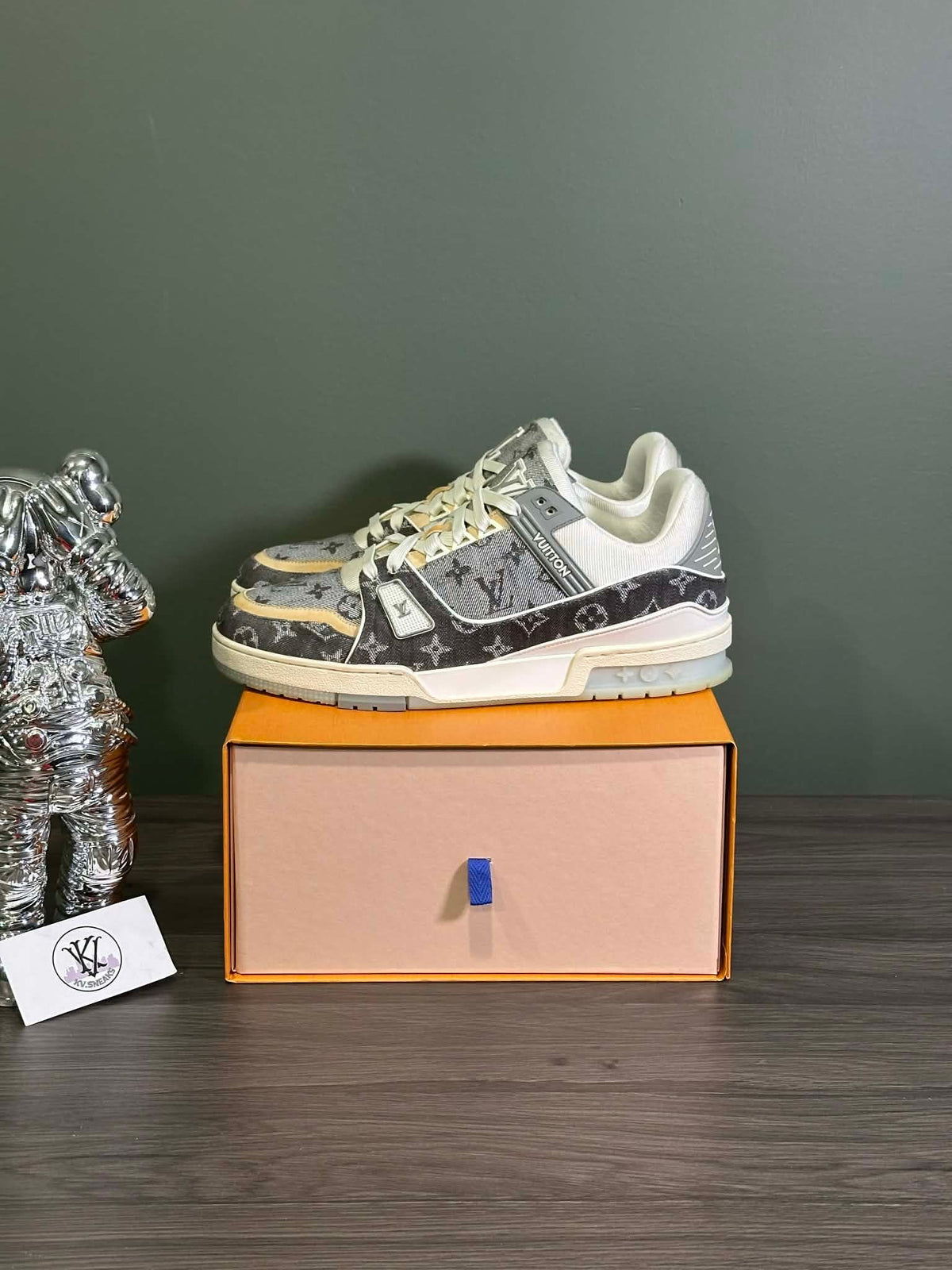 LOUIS VUITTON TRAINER GREY WHITE MONOGRAM