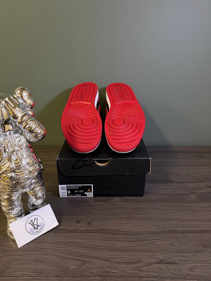 Jordan 1 Low SE Patent Varsity Red Black