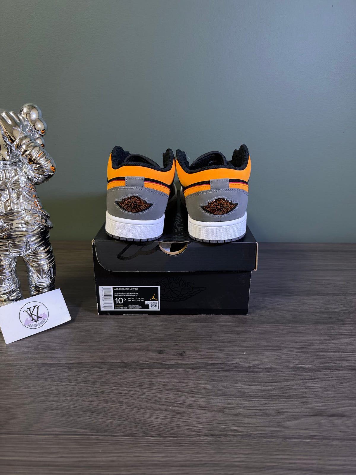 Jordan 1 Low SE Light Graphite Vivid Orange