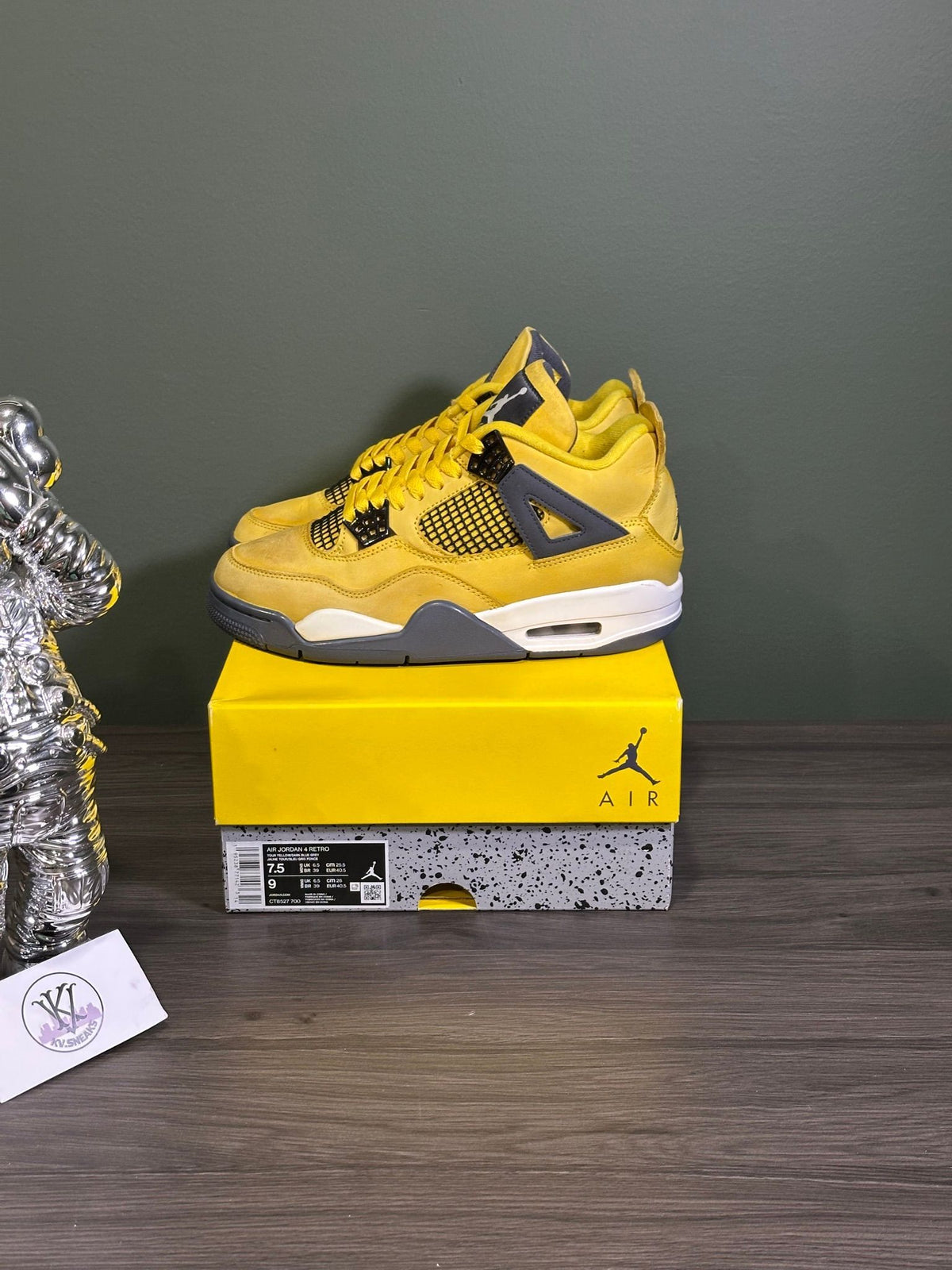 Jordan 4 Retro Lightning (2021)